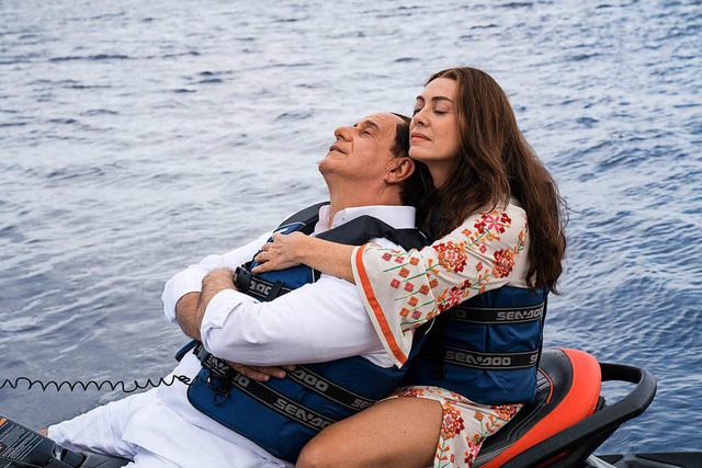 Toni Servillo als Berlusconi und Elena Sofia Ricci als seine Ehefrau Veronica  | Foto: dpa