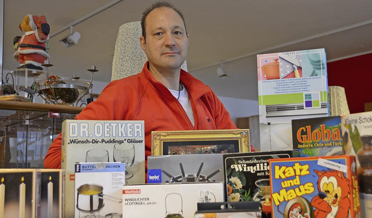 Michael Schmalzl mit ein paar Gewinnen fr die Tombola  | Foto: Horatio Gollin