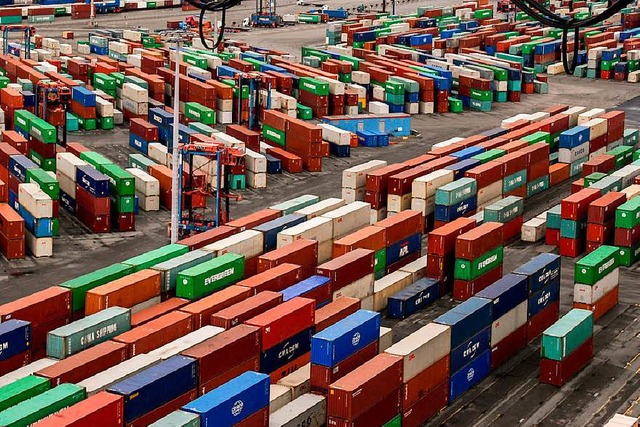 Container im Hamburger Hafen  | Foto: dpa