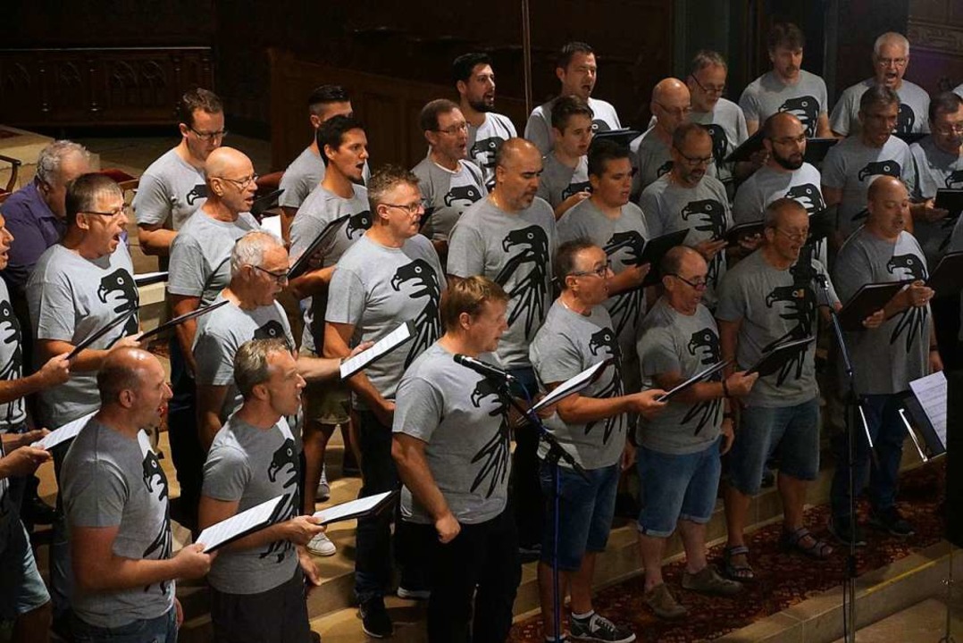 Dieses Foto der Tunseler Snger entstand bei der Aufnahme in der Kirche.  | Foto: Stefanie Renz