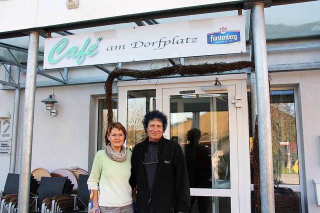 Katrin und Ralph Voss haben in Stegen ...222;Caf am Dorfplatz&#8220; erffnet.  | Foto: Andreas Peikert