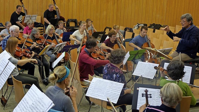 Das Oberrheinische Sinfonieorchester u... Leitung von Stephan Malluschke probt.  | Foto: Roswitha Frey