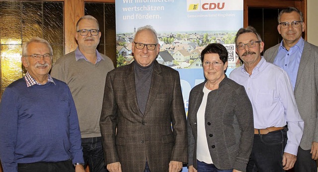 Der neu gewhlte Vorstand des CDU-Orts...ld ist wegen Krankheit Katja Schleier)  | Foto: Adelbert Mutz