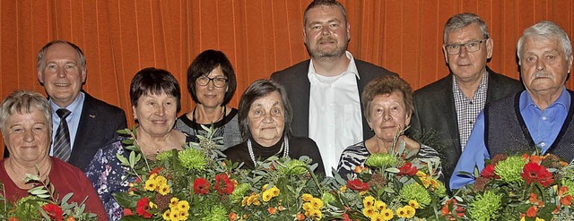 Die Geehrten  (vorne von links) Renate...ller, Elisabeth Schoel und Peter Huck  | Foto: Wolfgang Beck
