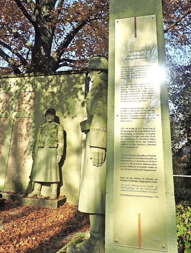 Eine der beiden Gedenktafeln widmet si...ussionsprozess um das Kriegerdenkmal.   | Foto: Sylvia Sredniawa