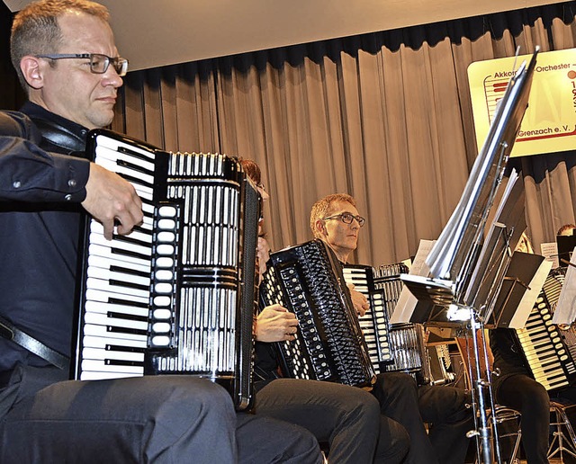 Als virtuose Musiker beeindruckten die...  das Publikum im Haus der Begegnung.   | Foto: Danielle Hirschberger