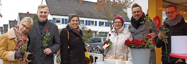 Monika Sulzberger, Christian Dell (von...marktes das Gesprch mit Brgerinnen.   | Foto: Frey