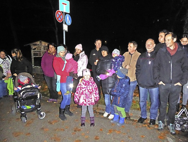 Anwohner fanden sich am Freitagabend z...lzten Brennet-Park in Hausen zusammen.  | Foto: ZVG/Ulrich Khler