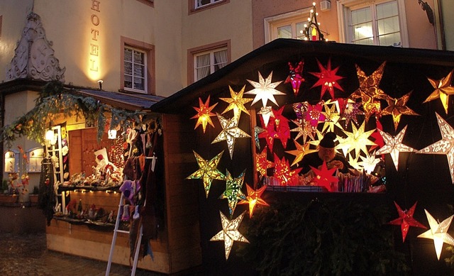 Der Weihnachtsmarkt in Bad Sckingen i...100 Anbietern wieder bestens bestckt.  | Foto: Archivfoto: Siebold