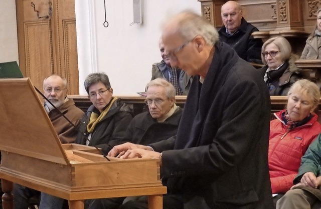 Der renommierte Kirchenmusiker Heinric...m Clavichord und an den beiden Orgeln.  | Foto: Bianca Flier