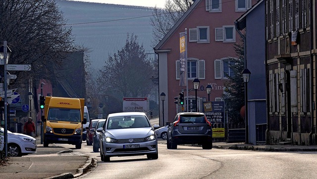 Die Lrmbelastung durch den Verkehr ist in Hgelheim hoch.   | Foto: Volker Mnch