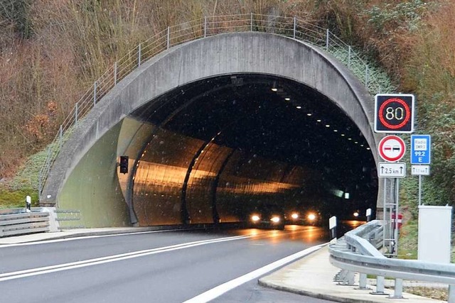 Im Hugenwaldtunnel darf jetzt endlich wieder &#8222;80&#8220; gefahren werden.  | Foto: Bernd Fackler