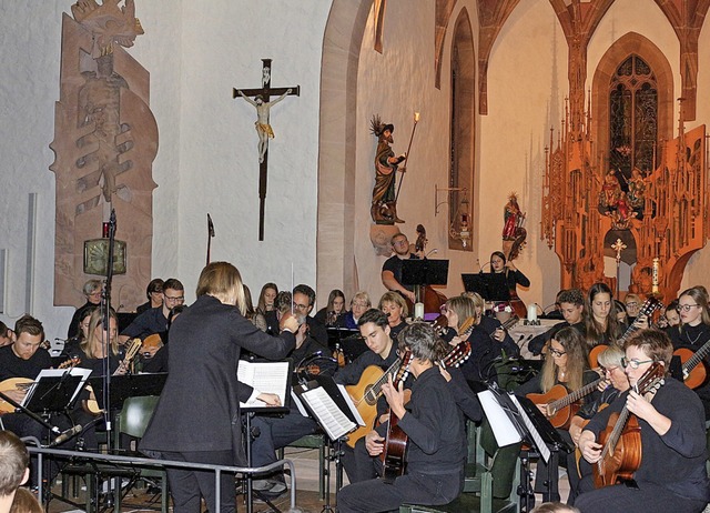 Das Mandolinenorchester Bern und das H...yk in der Bleibacher Kirche St. Georg.  | Foto: Karin Hei