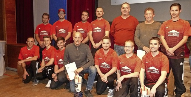 Die Meister der Kreisliga C Staffel 2 ...,  freuen sich ber die Auszeichnung.   | Foto: Heidrun Simoneit