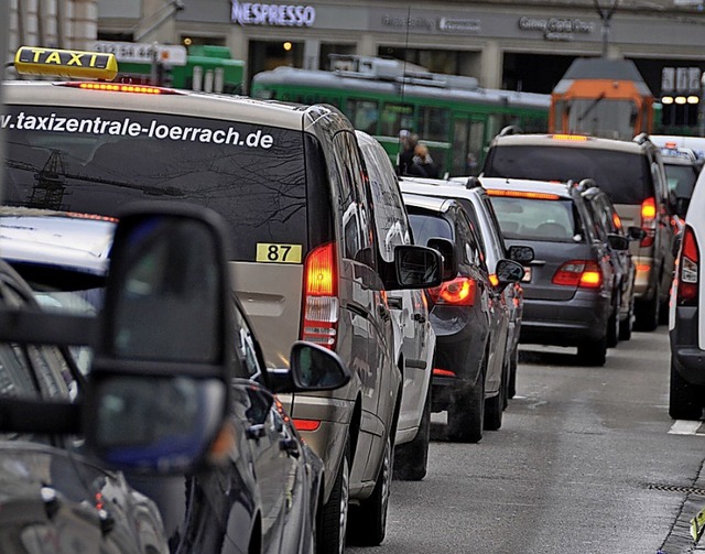 Verkehrsemissionen stren viele Basler.   | Foto: gra