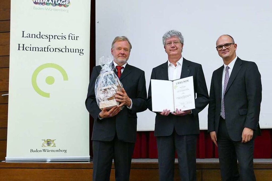 Landespreis für Heimatforschung: einen...s Ministerialdirektor Ulrich Steinbach  | Foto: Sylvia Sredniawa