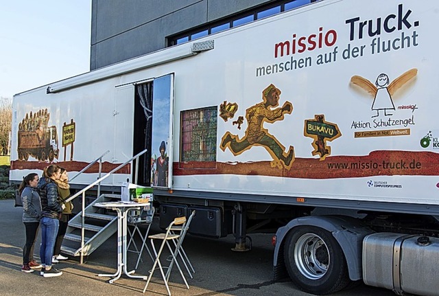 Der Missio-Truck macht noch bis heute Halt auf dem Campus der Heimschule.  | Foto: Olaf Michel
