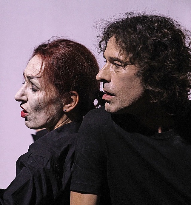 Faust (rechts) und Mephisto alias Patrick Hillenbrand-Detzer und Birgit Seitz   | Foto: WR