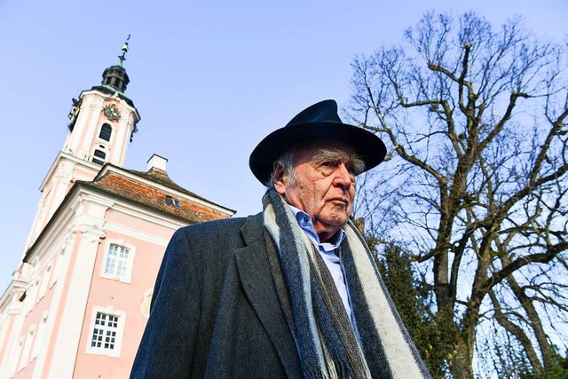 Das Orakel vom Bodensee: Martin Walser vor der Wallfahrtskirche in Birnau  | Foto: dpa