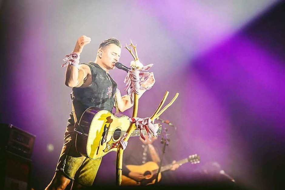 Andreas Gabalier in der Sick-Arena in Freiburg (Foto: Janos Ruf) Andreas Gabalier in der Sick-Arena in Freiburg (Foto: Janos Ruf)