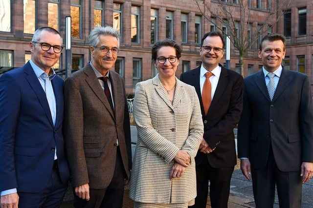 Friederike und Clemens Ladenburger (Mi...(links) und Hans Spada (2. von links).  | Foto: Rita Eggstein