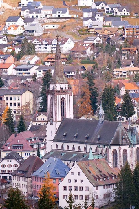 Von der Sprungschanze aus gesehen: Münster  St. Jakobus  | Foto: Eva Korinth