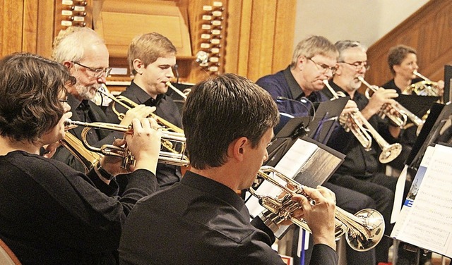 Musiker beim gemeinsamen Konzert des E...gelischen Posaunenchors  Emmendingen.   | Foto: David