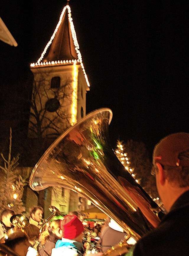 Festliche Musik und Beleuchtung gehren dazu  | Foto: Susanne Mller