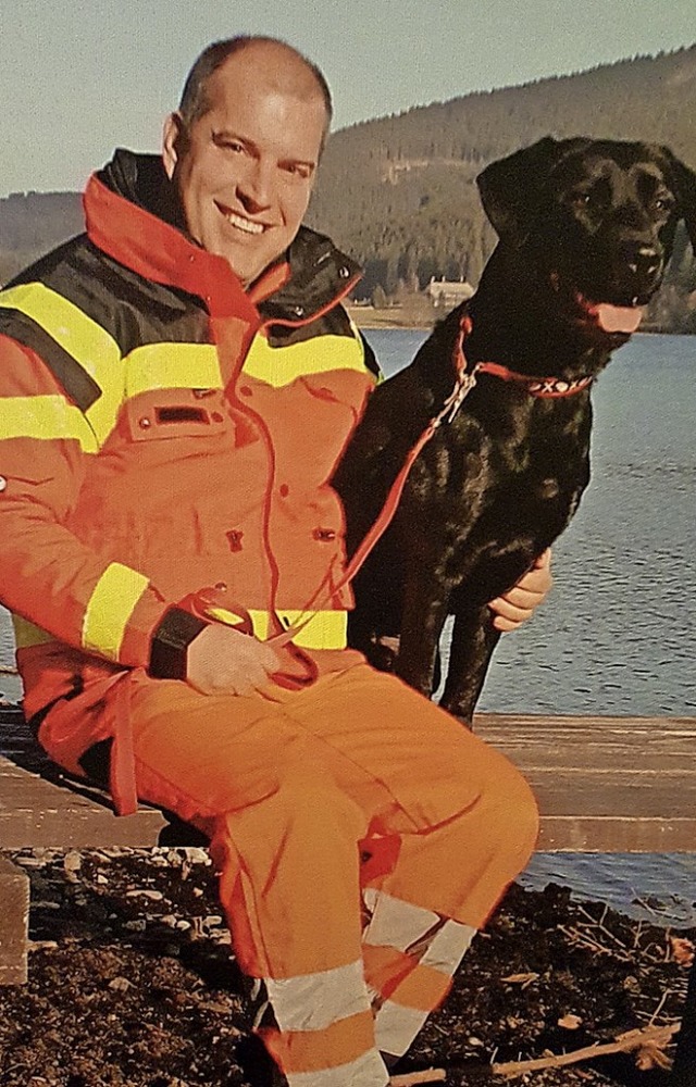 Sebastian Brstle mit Rettungshund  Balu   | Foto: Privat