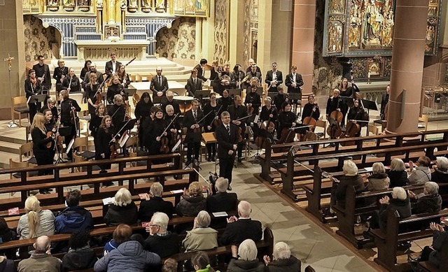 Das Sinfonische Orchester  erfllte den Kirchenraum   mit seiner  Klangkultur.   | Foto: Wolfgang Adam