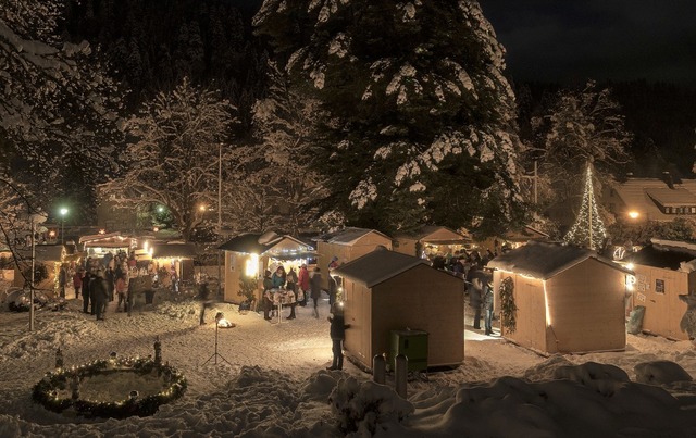 Der Weihnachtsmarkt wird auch dieses Jahr viele Besucher nach Todtmoos locken.  | Foto: Herbert Weniger