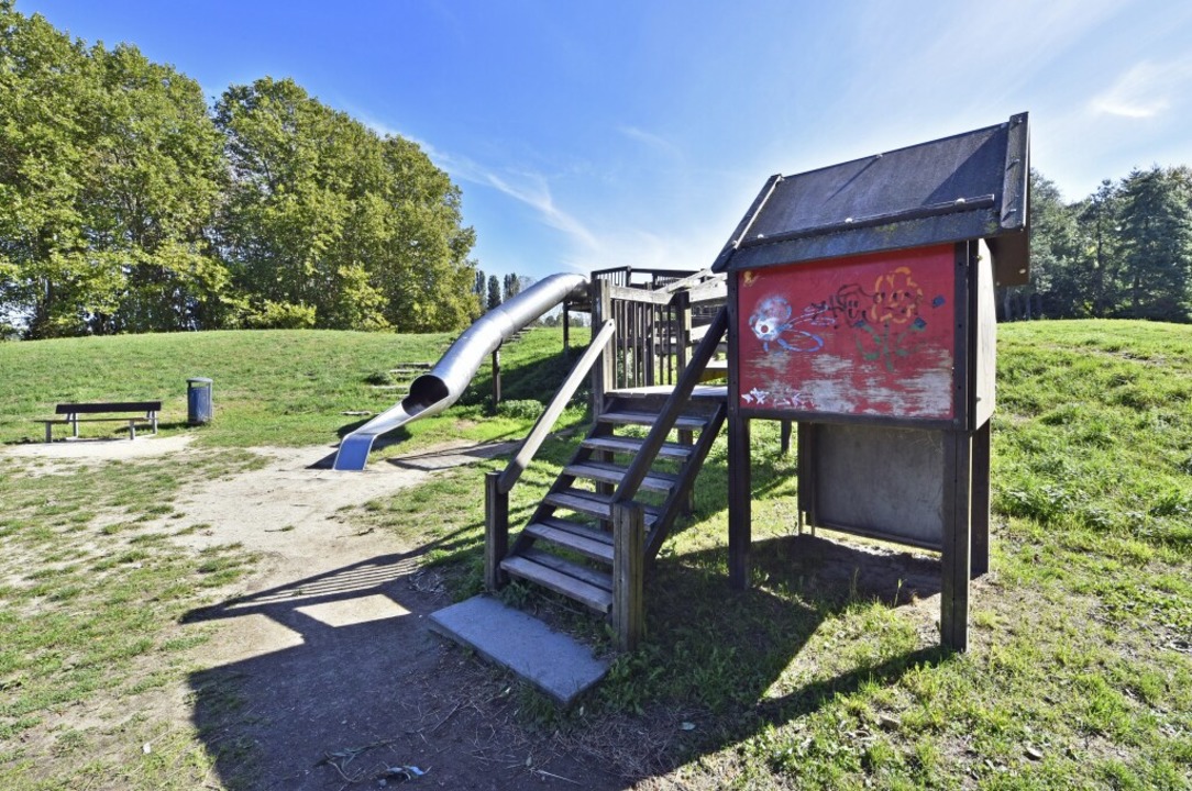 So sieht der Dietenbachpark aktuell au...lten berreste des Kinderspielplatzes.  | Foto: Michael Bamberger