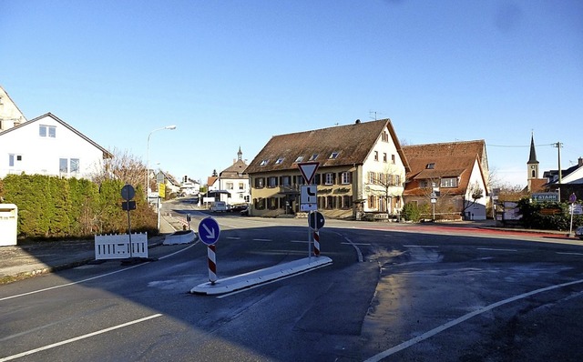 Noch wird einige Zeit ins Land gehen, ...aftsrat gewnschte Kreisverkehr wird.   | Foto: Manfred Minzer