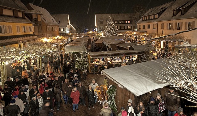Der Weihnachtsmarkt in Neuenburg ffnet seine Pforten.  | Foto: V. Mnch