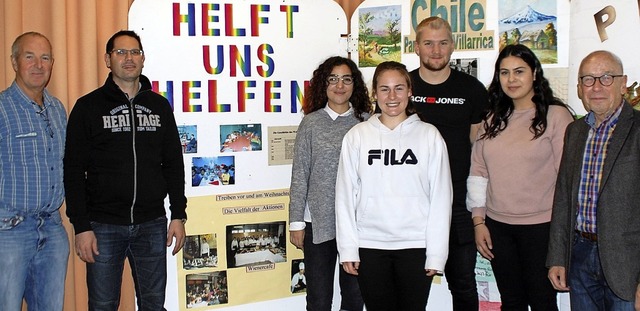 Sie freuen sich auf den Weihnachtsbasa...esengroe Benefizprojekt gegeben hat.   | Foto: Barbara Puppe