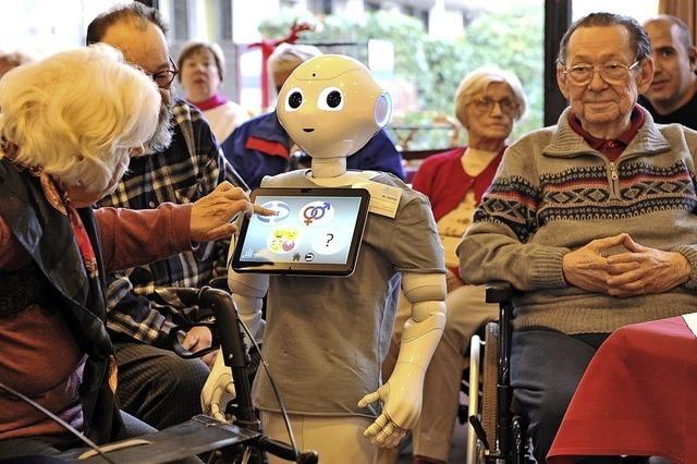 Ein Roboter im Pflegeheim