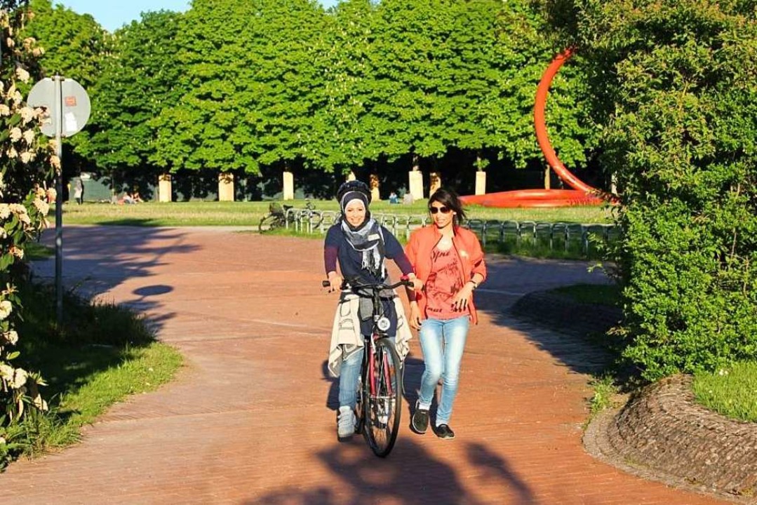 Bike Bridge ermglicht den geflchtete...ammen mit anderen Frauen lernen knnen  | Foto: Bike Bridge Freiburg