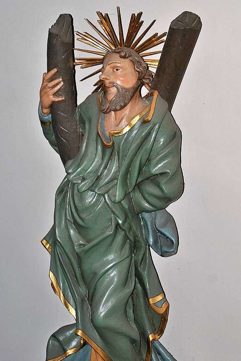 Der Apostel Andreas als Wandfigur mit ...n der  Gottenheimer St. Stephan-Kirche  | Foto: Manfred Frietsch