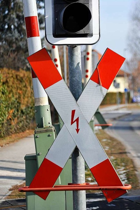 Andreaskreuz an einem Bahnübergang  | Foto: Hans-Peter Müller