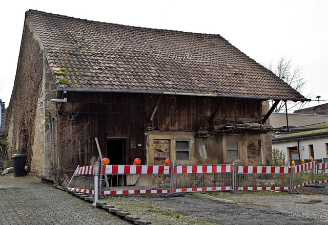 Baufllig: Die alte Scheune an der Dorfstrae muss weg.   | Foto: Donner