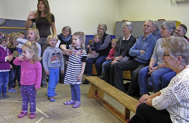 Groeltern und Eltern genossen den Nachmittag.   | Foto: Spiegelhalter