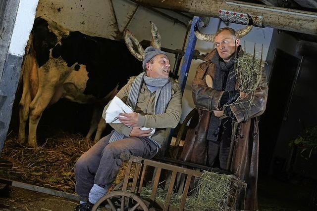Ox und Esel nehmen im Theater der zwei Ufer ein Findelkind in Obhut