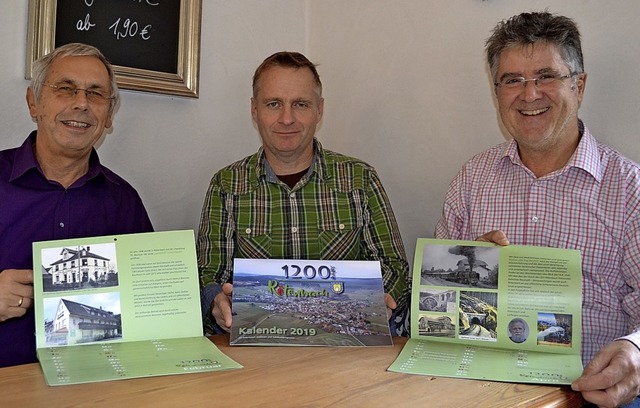 Klaus Ganter (von links), Christoph Bi...storischen Jubilumskalender erstellt.  | Foto: Liane Schilling