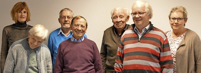 Der Vorstand des Vinzentiusvereins (vo...Pfarrer Anton Frank und Ursula Oswald   | Foto: Horatio Gollin