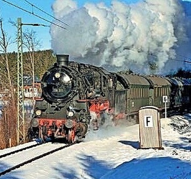 Schnee liegt noch nicht, aber der Dampfzug fhrt wieder.   | Foto: Warg