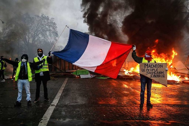 Proteste der &#8222;Gelbwesten&#8220; in Paris eskalieren.  | Foto: AFP