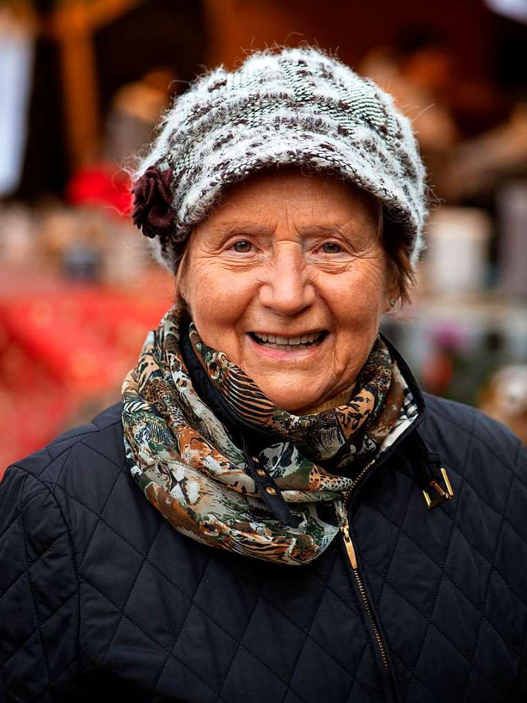 Helene Kiefl vom Holzschlger Berg hat sichtlich Freude bei ihrem Rundgang.