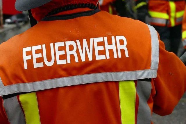 Feuerwehr befreit Mutter und Kind