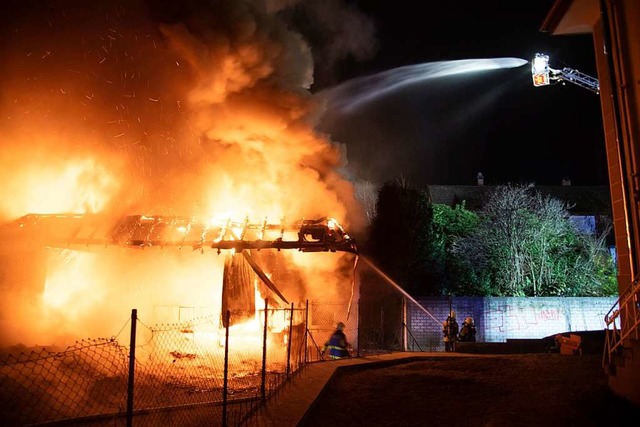Der Lagerbereich des Lebensmittelmarkt...vor einer Woche lichterloh in Flammen.  | Foto: Volker Mnch