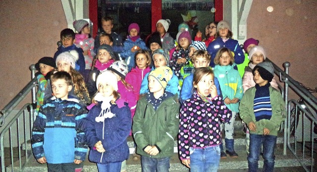 Kinder der Antoniter-Grundschule Nimburg beteiligten sich am Adventsmarkt.   | Foto: Schule
